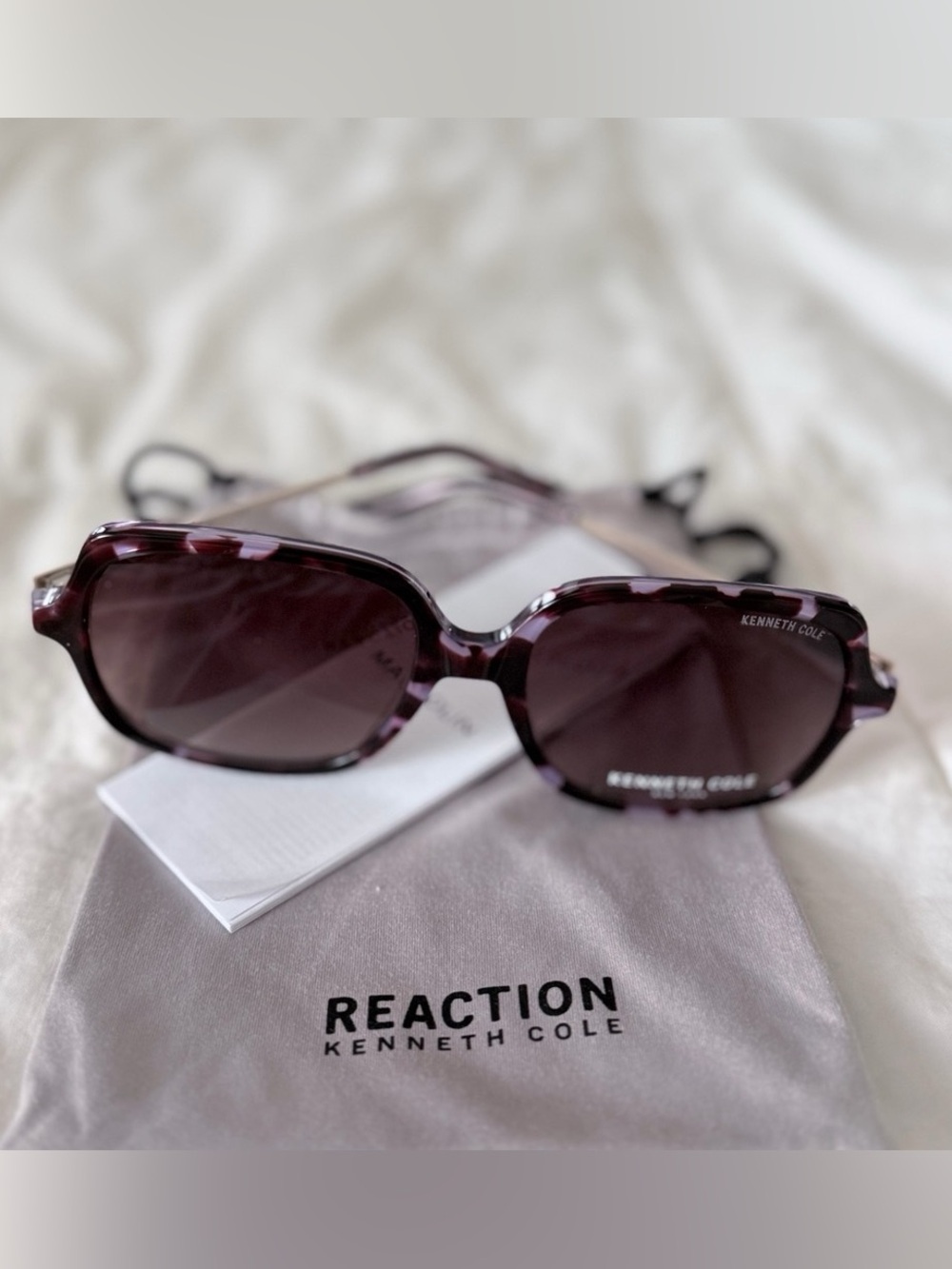 NWOT Kenneth Cole Reaction Purple Tortoiseshell Frame Sunglasses